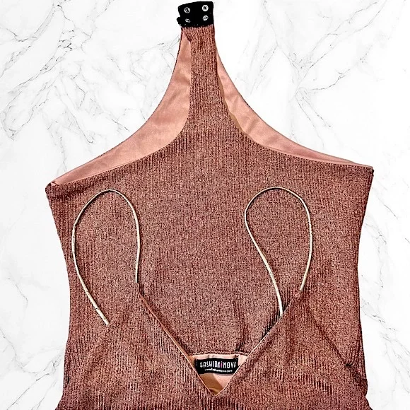 Fashion Nova “Sleek and Slay” Bodysuit Rose Gold Med - Picture 4 of 8